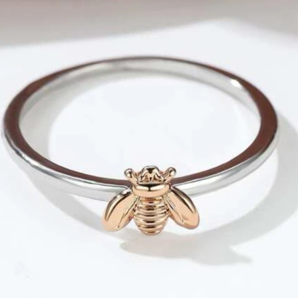 🐝Bee Ring🐝 - Picture 2 of 3